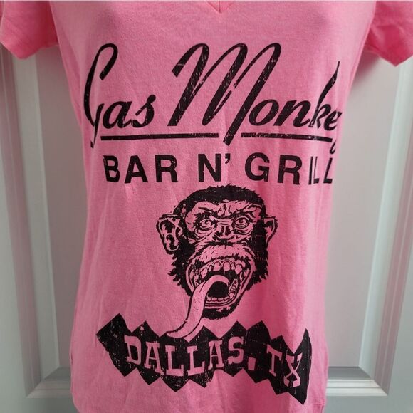 GAS MONKEY Bar N' Grill Neon Pink Tee - Picture 2 of 6